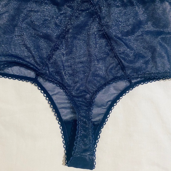 VS Dream Angels Unlined Balconet Bra & Panty Set - Picture 6 of 10